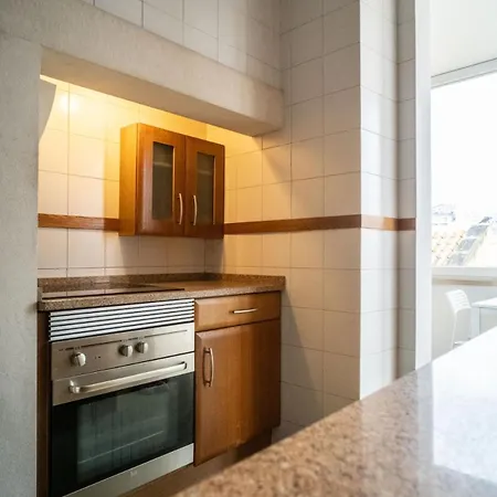 Apartment Private Terrace & View At Principe Real Lissabon